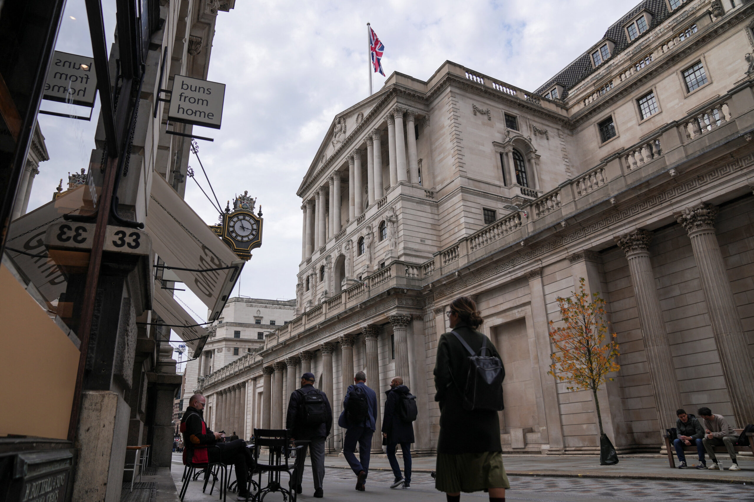 UK central bank signals readiness to act if labour market deteriorates further