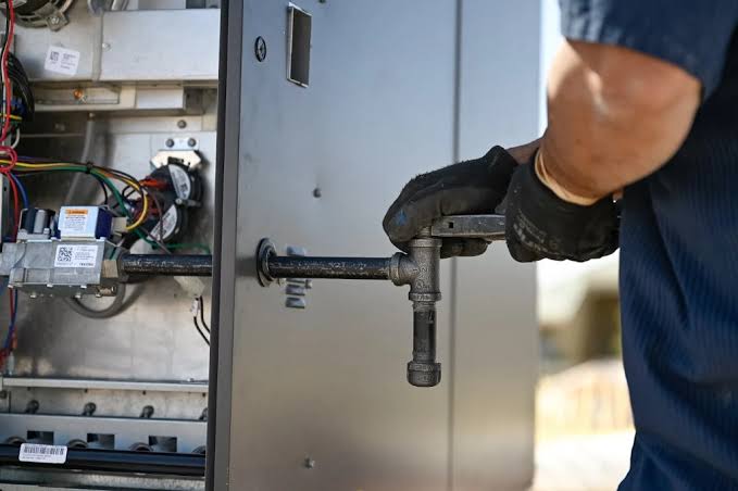 5 Best Gas Line Installers in Lansing - Discover safe gas hookups for appliances and fire pits
