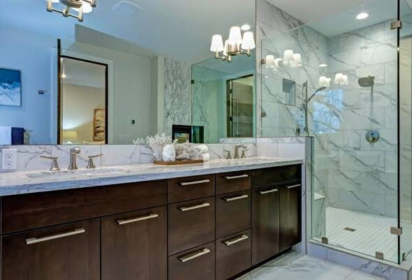 5 Best Shower Door Installers in Salem - Discover frameless and framed glass enclosures